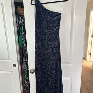 Elegant One-Shoulder Navy Blue Gown
